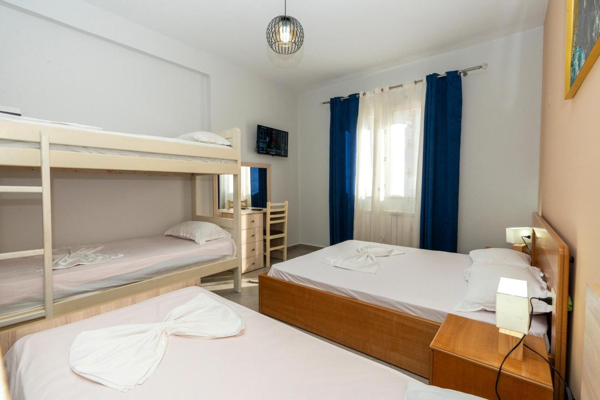 Hotel Shkodra L Екстериор снимка